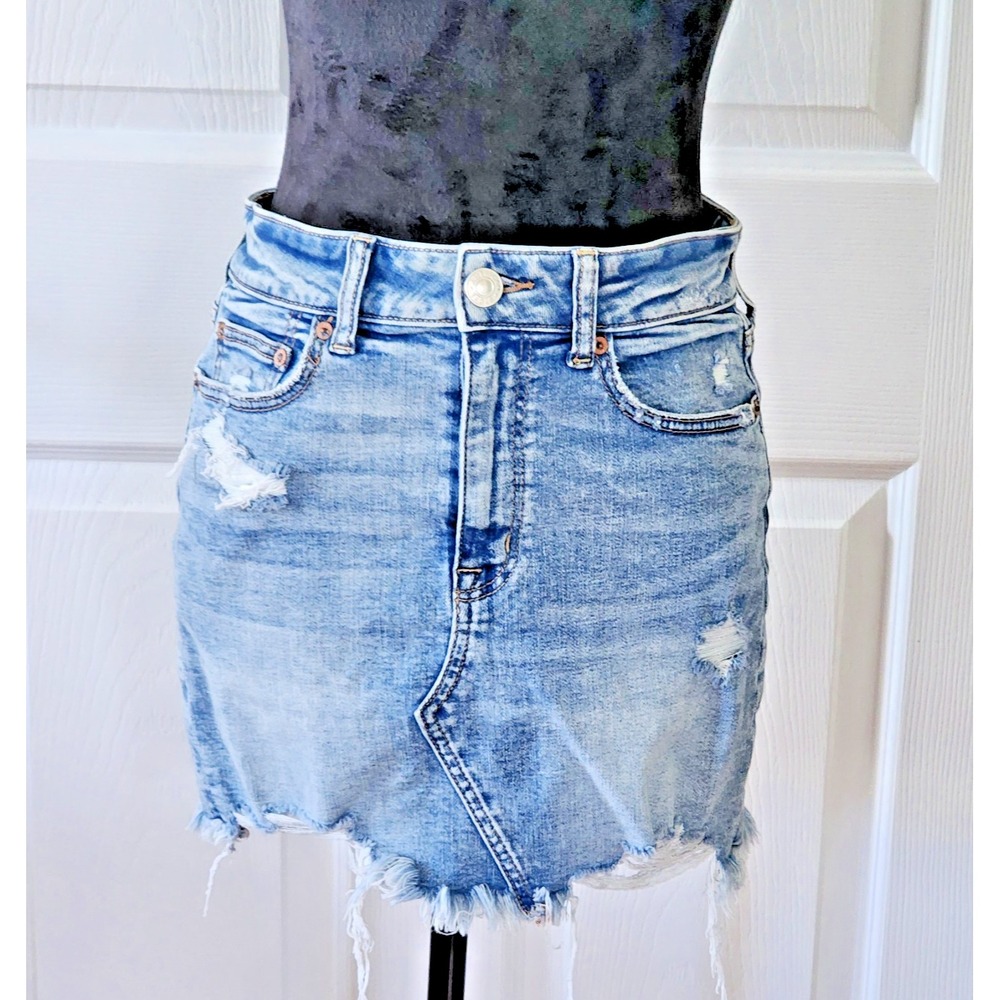 American Eageli Blue  Washed Distresswd Denim Skirt Size 8